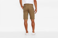 Load image into Gallery viewer, Levi's Commuter 504 Regular Straight Shorts - hangnpt5